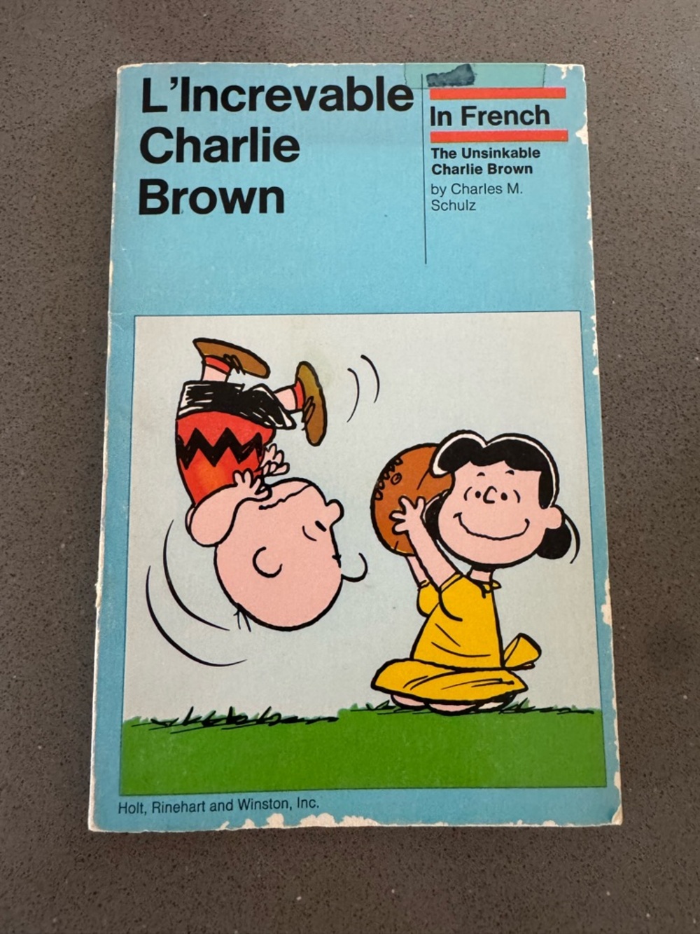 L'Increvable Charlie Brown Book - Blue Cover - paperback book in French